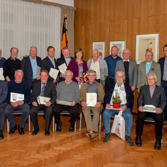 Ehrung der Jubilare beim Kolpinggedenktag im Saal des Gasthauses Barlag.