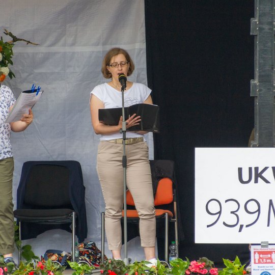 Live im „Kolping-Radio“ auf 93,9: Barbara Reichelt, Beatrix Weber und Lars Otte (von links).