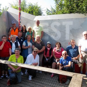 Die Radler am westlichsten Punkt Deutschlands. Die Radler am westlichsten Punkt Deutschlands.