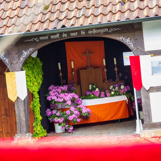 Fronleichnams-Altar der Kolpingsfamilie Hollage im Heimathaus.