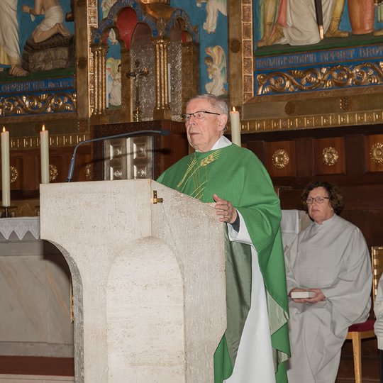 Domkapitular Prof. Dr. Heinrich Jacob, Ehrenpräses der Kolpingwerks Diözesanverband Osnabrück, zelebrierte die Hl. Messe in St. Josef.