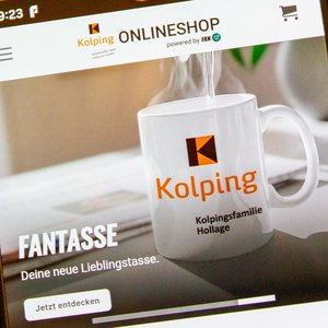 Ansicht des Kolping-Shops auf einem Smartphone.