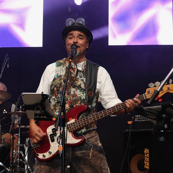 Take Five liefern ab – bayrisch, Pop und Rock, deutsch und international. Take Five liefern ab – bayrisch, Pop und Rock, deutsch und international.